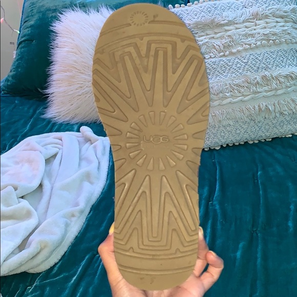 NEW PURPLE UGGS! - Picture 2 of 4